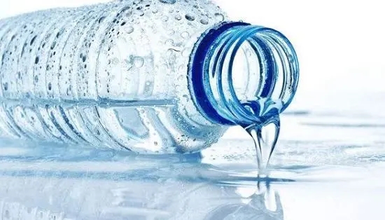矿泉水1.jpg